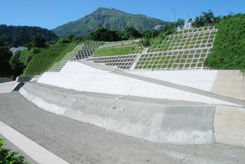 火山砂防工事（西道川２工区）